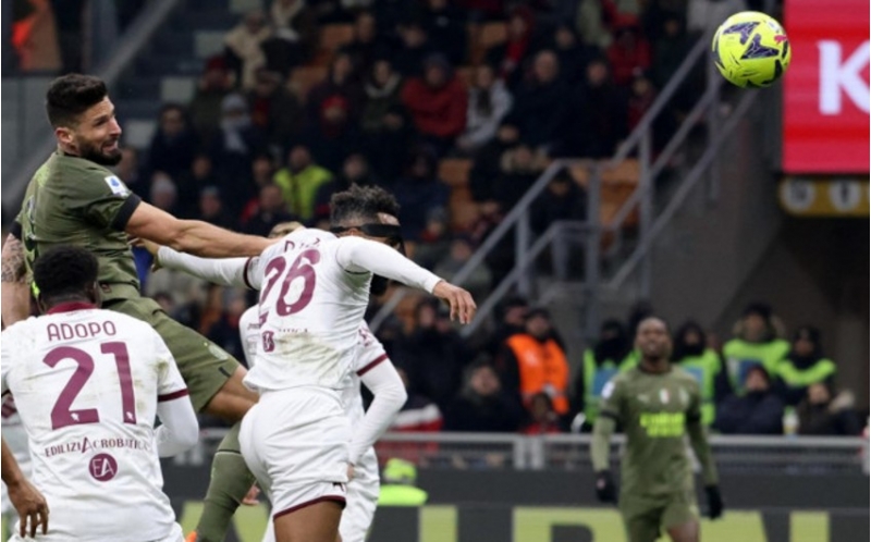 milan-italiya-chempionatinda-3000-ci-oyununu-kechirib
