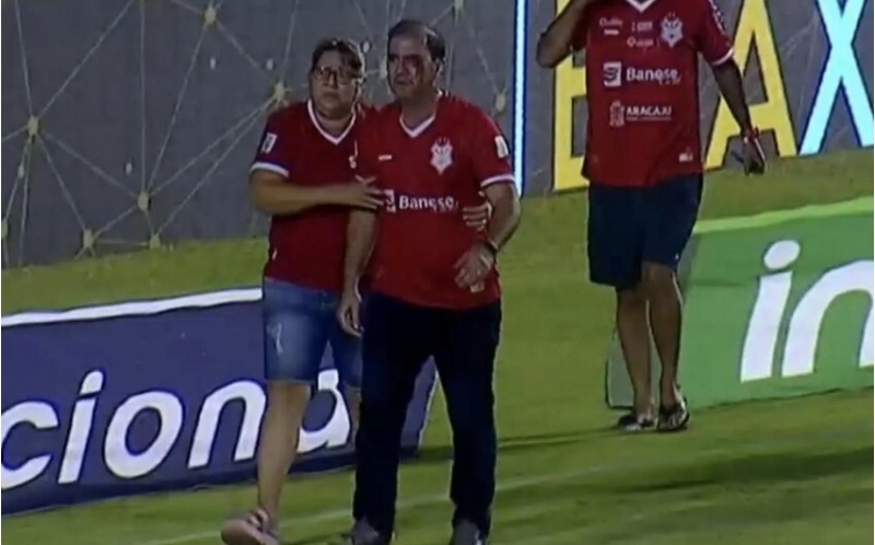 braziliyada-klub-prezidenti-hakimlerle-dalashib