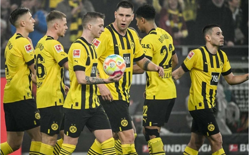 ulduz-futbolchu-tarixe-dushdu