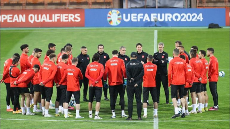 turkiye-millisi-irevanda-meshqe-chixib