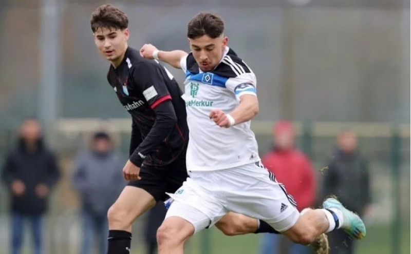 fenerbagcha-16-yashli-futbolchunu-isteyir