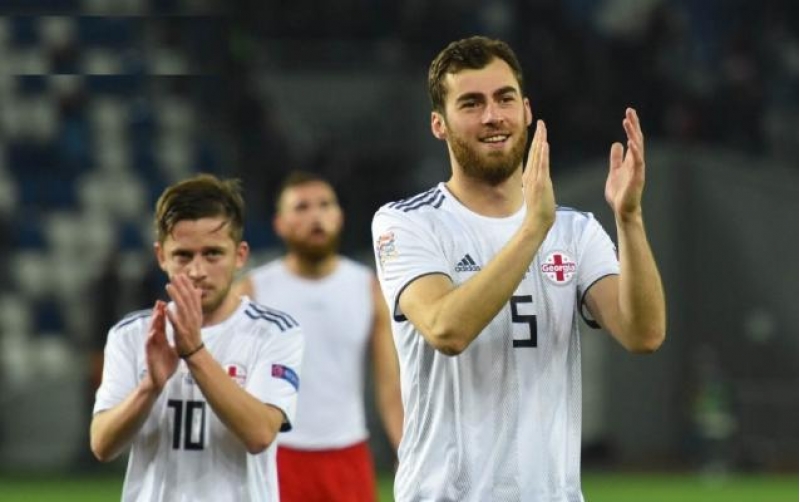ach-neftchinin-futbolchusu-1-xala-sevindi