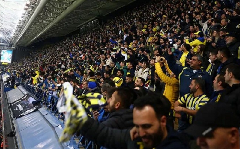 7-azarkesh-stadiona-buraxilmayacaq