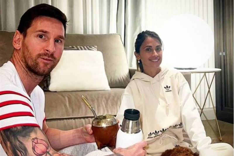 messi-onu-10-saat-gozleyen-azarkeshle-gorushdu