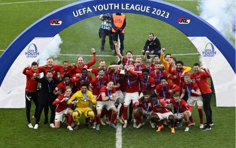 uefa-gencler-liqasinin-chempionu