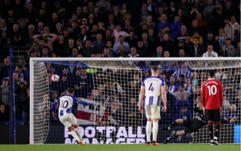 manchester-yunayted-son-deqiqe-qolu-ile-uduzdu