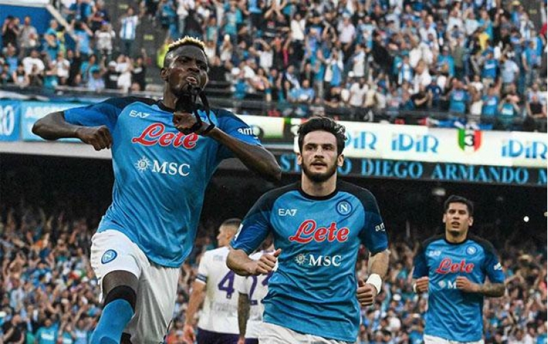 napoli-qalib-geldi