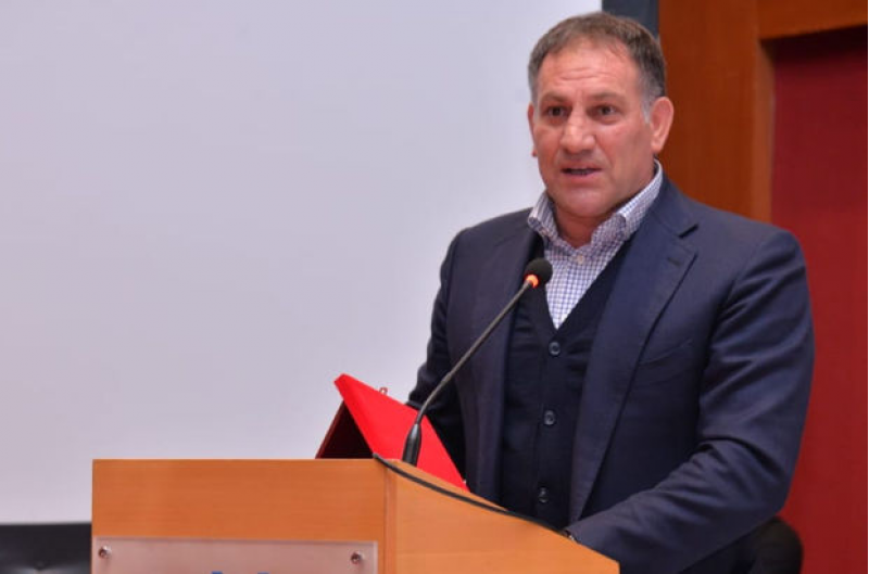 fuzuli-musayev-1-komandada-oynayanlar-indi-bir-birine-reqib-olublar