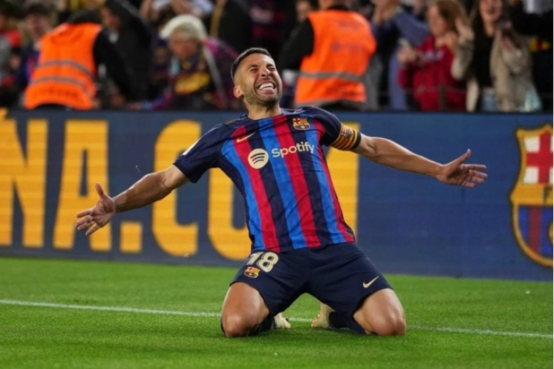 11-ilden-sonra-barselonani-terk-edir