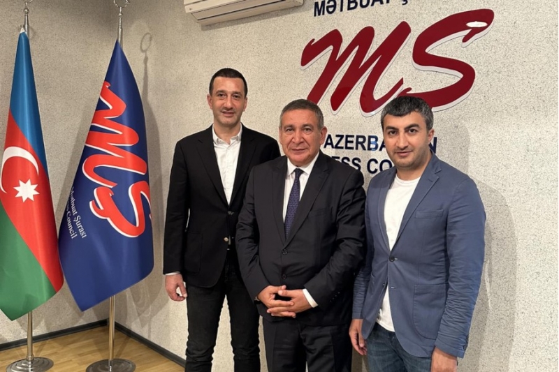 qarabag-resmileri-azerbaycan-metbuat-shurasini-ziyaret-etdi