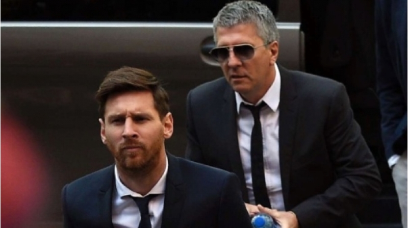 messi-barselonanin-prezidenti-ile-gorushur