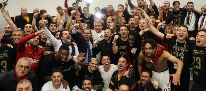 qalatasaray-32-ilden-sonra-bunu-bacar