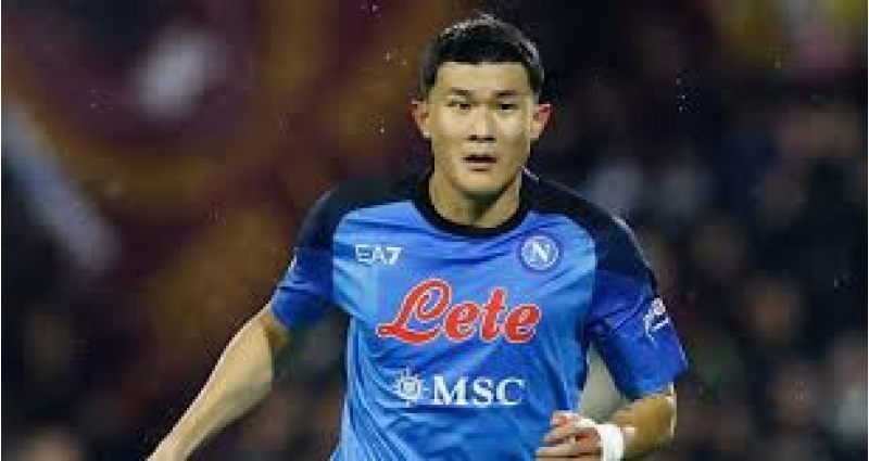 bavariya-napolinin-futbolchusu-ile-mjaraqlanir