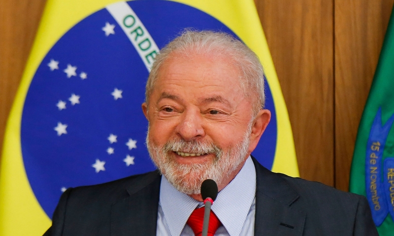 braziliya-prezidenti-o-vaxt-oolanlar-yox-kishiler-oynayirdi