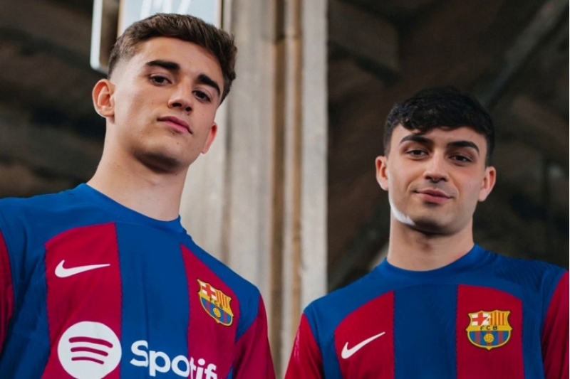 barselona-yeni-movsumun-formasini-teqdim-etdi