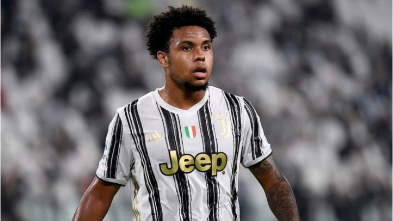 yuventus-absh-li-futbolchu-ile-muqavileni-uzadib