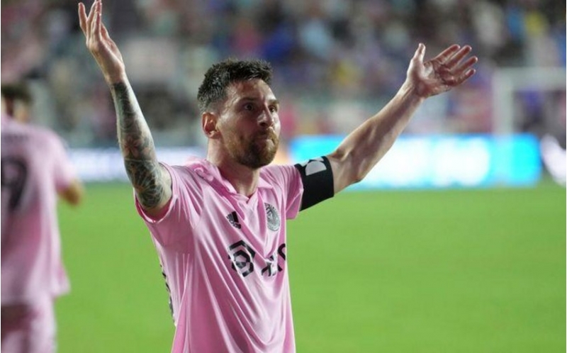 lionel-messi-ilin-futbolchusu-ola-biler