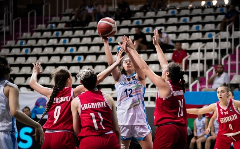 azerbaycanin-basketbol-millisi-avropa-chempionatinin-finalina-yukselib