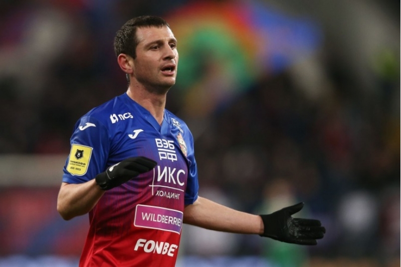 rusiyali-futbolchu-antalyaspora-keche-biler