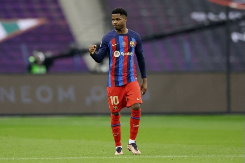 ansu-fati-barselona-ile-bagli-qerar-verdi