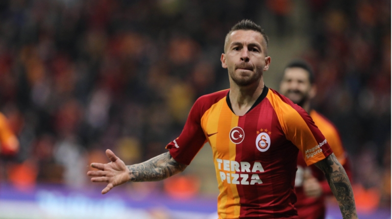 qalatasaraydan-karshiyakaya