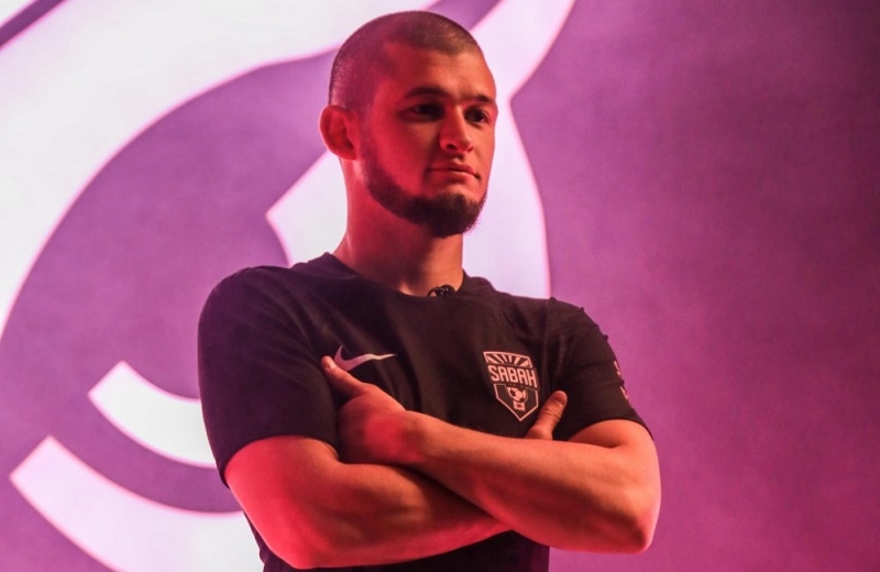 sabah-futbolchusu-ile-yollari-ayirdi-3