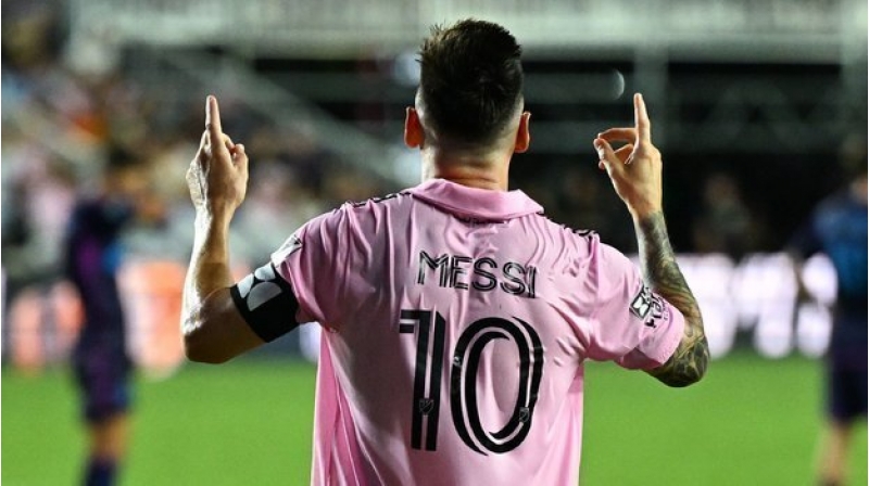messi-davam-dedi