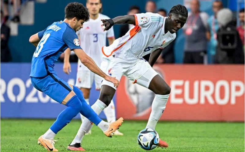 belchikali-futbolchu-azerbaycan-bize-problem-yaradan-hormetelayiq-reqibdir