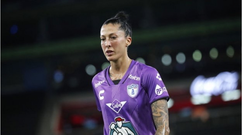 futbolchu-opushme-qalmaqalindan-danishdi