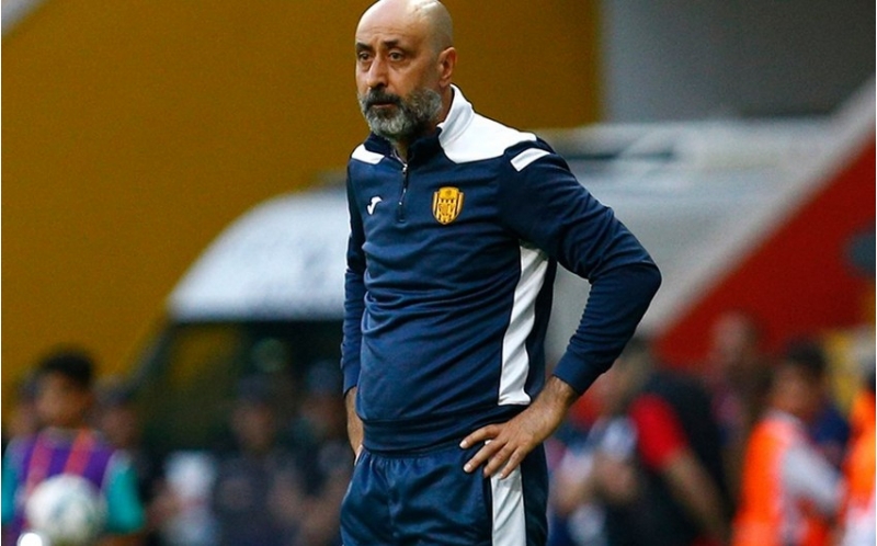 turkiye-klubu-bash-meshqchisini-istefaya-gonderib-2