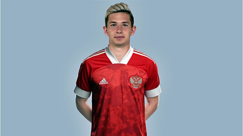 turkiye-nehengleri-bu-futbolchu-uchun-mubarize-aparib