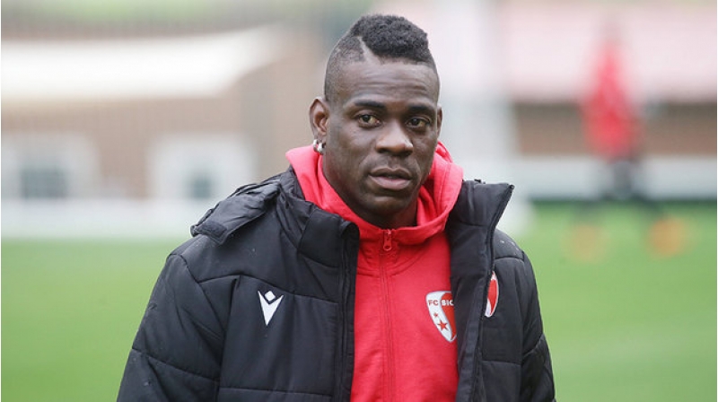 balotelli-ibrahimovich-qalmaqali-boyuyur