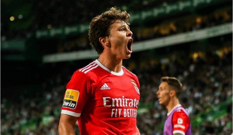 manchester-yunayted-parlamaqda-olan-ulduzu-hedefleyib