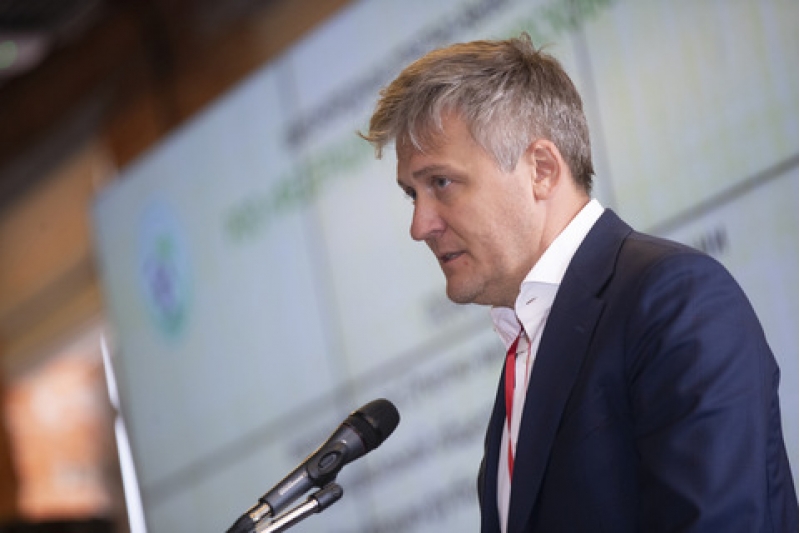 futbol-federasiyanin-prezidenti-uefa-ni-basha-dushe-bilmirem