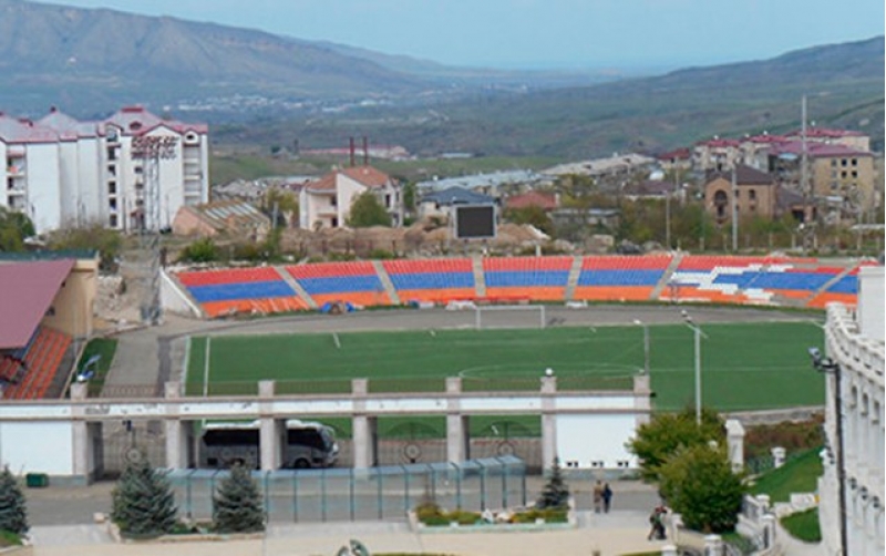 xankendi-stadionunda-yenidenqurma-ishleri-aparilir