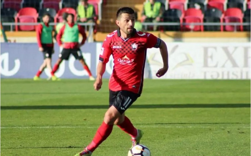 qebelenin-kapitani-chempionatin-en-yashli-futbolchusu-olub