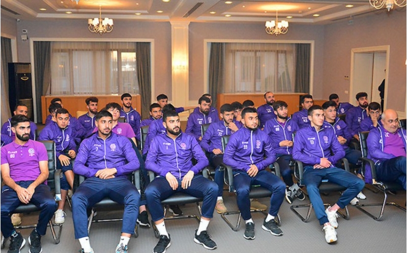 shamaxi-klubunun-uzvlerine-danishilmish-oyunlarla-bagli-seminar-kechirilib