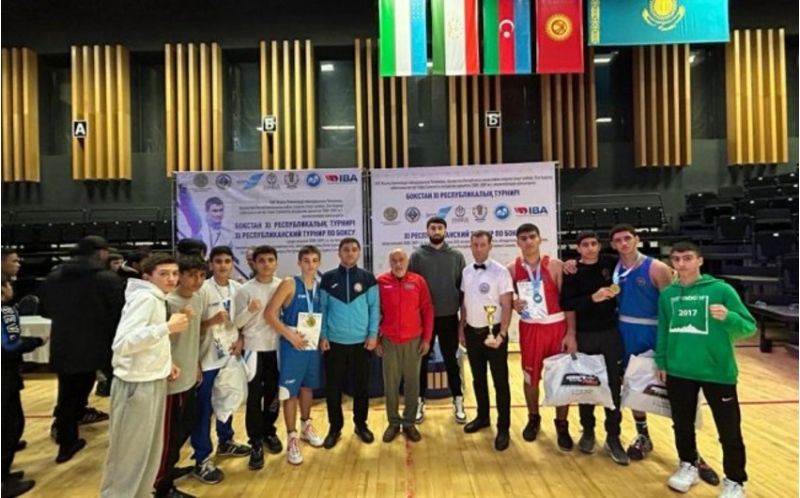 azerbaycan-bokschulari-beynelxalq-turnirde-4-medal-qazaniblar