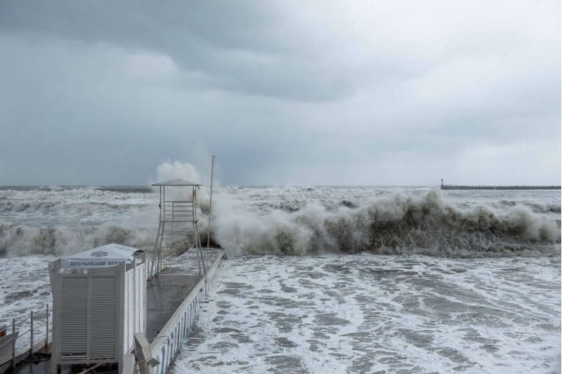 pis-hava-sheraiti-sheherin-futbol-infrastrukturuna-zere-vurdu