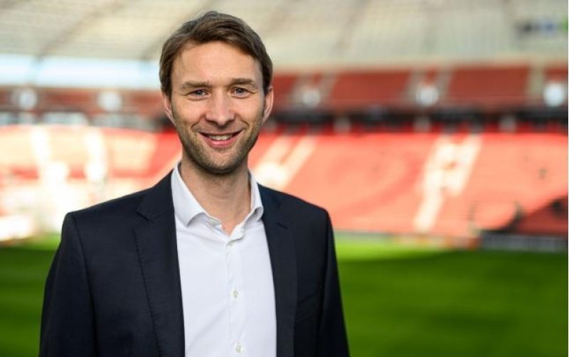 bayerde-yeni-muqavil