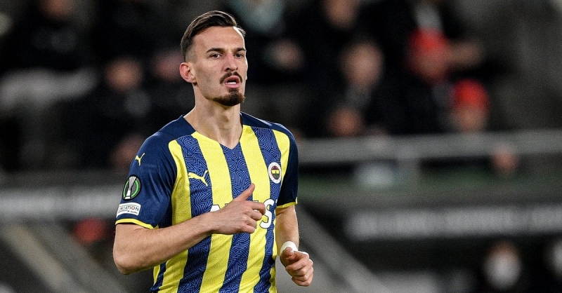 qalatasaray-sabiq-fenerbagchalini-heyete-qatmaq-isteyir