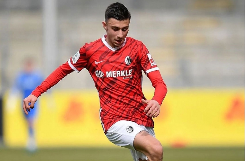 beshiktash-genc-futoblchu-ile-maraqlanir-