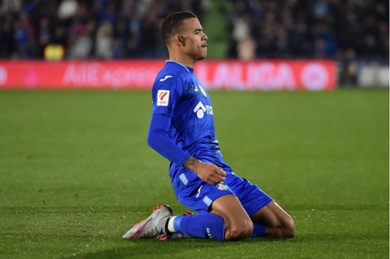 ispaniya-nehengleri-ingiltereli-ulduzu-izleyirler