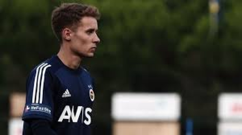 fenerbagchanin-21-yashli-futbolchusu-kulubdan-ayrilib