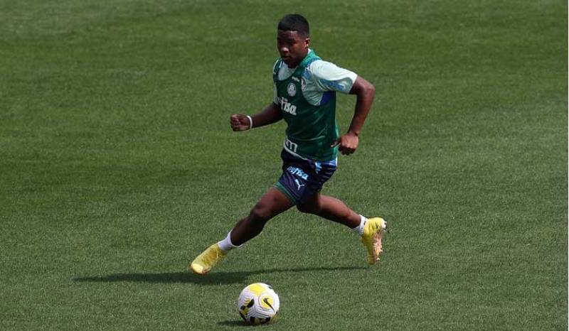 real-madridin-18-yashli-futbolchusu-sozleri-ile-diqqet-merkezine-dushub-