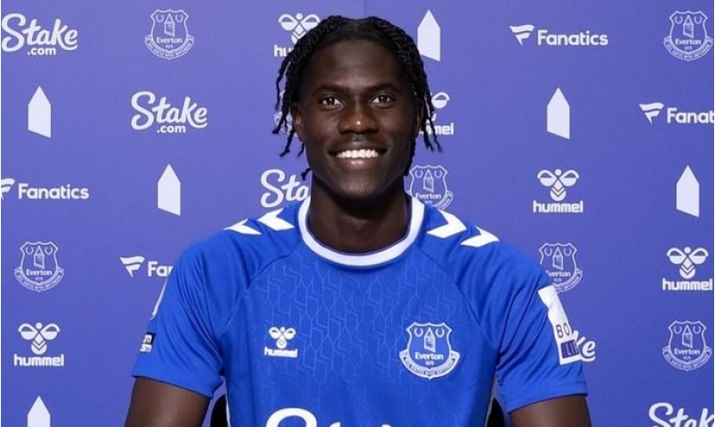 arsenaldan-90-milyon-avro-teleb-olunur