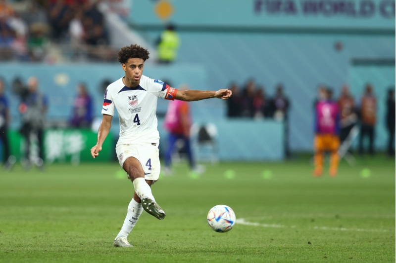 bornemutun-amerikali-futbolchusu-emeliyyat-olunub