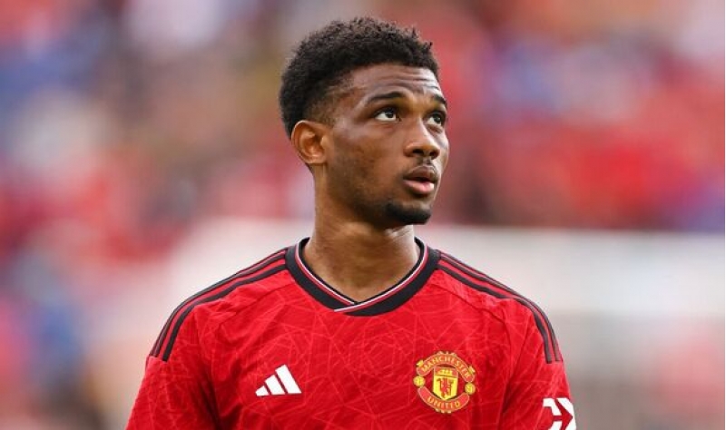 manchester-yunaytedin-kotdivuarli-futbolchusu-haqqinda-chixan-xeberleri-yalanlayib-