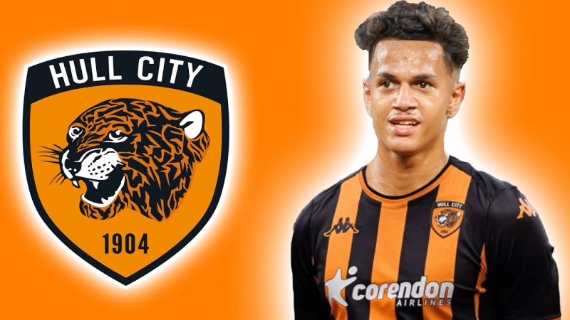 portuqaliyali-futbolchu-resmi-olaraq-hall-sitide-