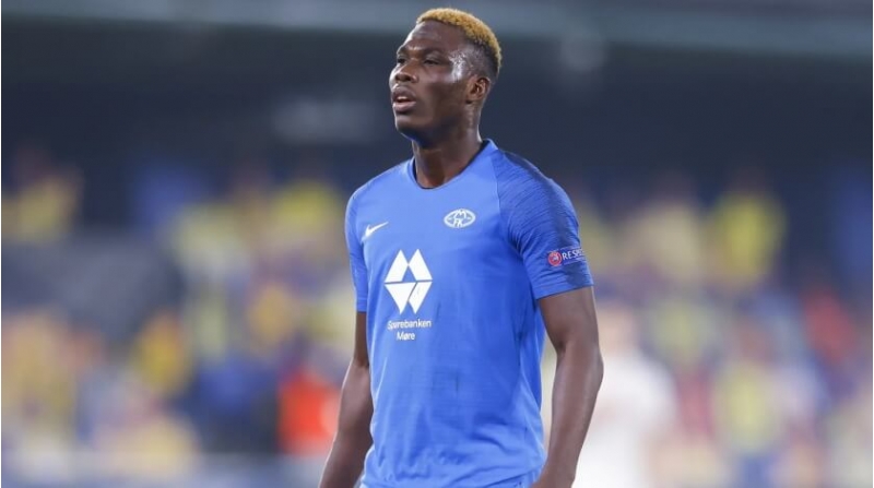 afrikali-futbolchu-chelsini-terk-etdi